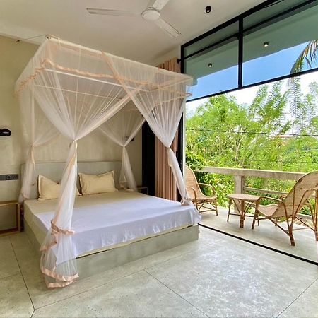 Lotus Surf House Hotel Midigama East Exterior foto