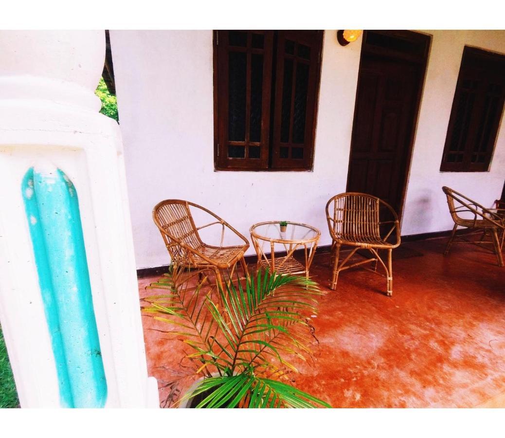 Lotus Surf House Hotel Midigama East Cameră foto
