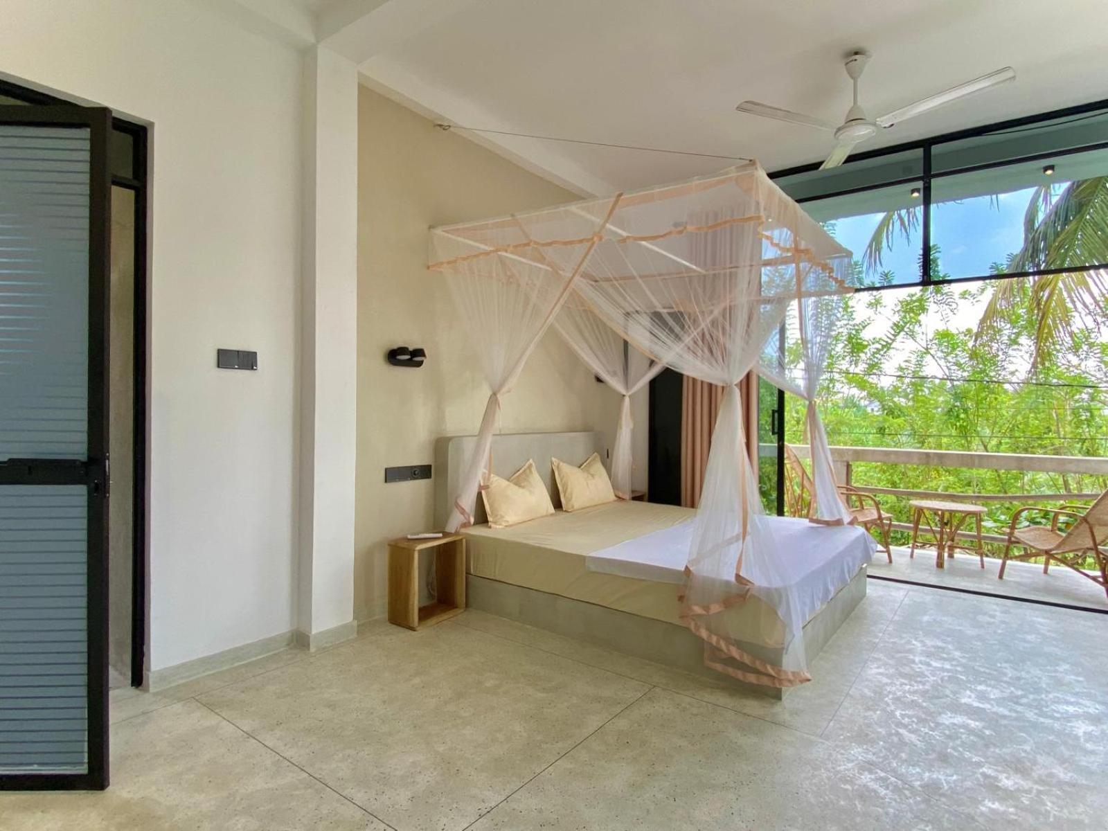 Lotus Surf House Hotel Midigama East Exterior foto